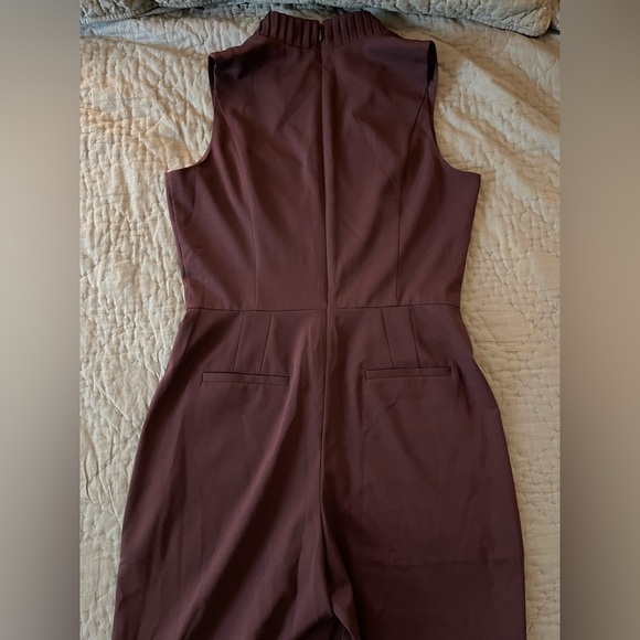 White House Black Market Burgundy Pleated Collar Jumpsuit Sz 8 Holidays Dressy - Picture 6 of 16